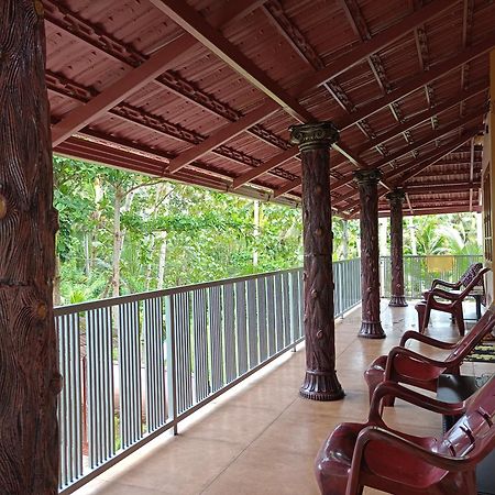 Munroe Coconut Homestay Mundrothuruth Exterior photo