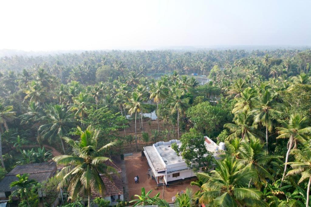 Munroe Coconut Homestay Mundrothuruth Exterior photo