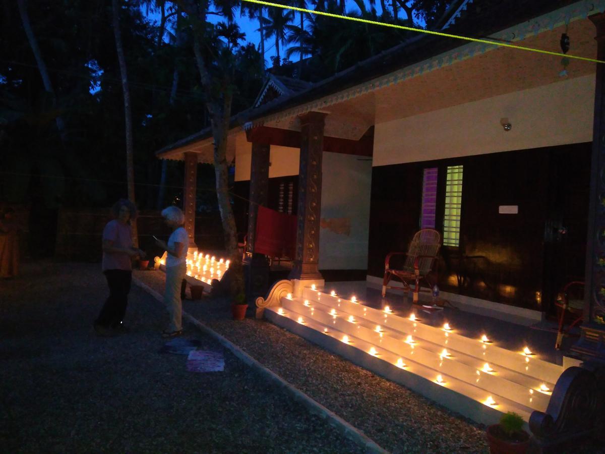 Munroe Coconut Homestay Mundrothuruth Exterior photo